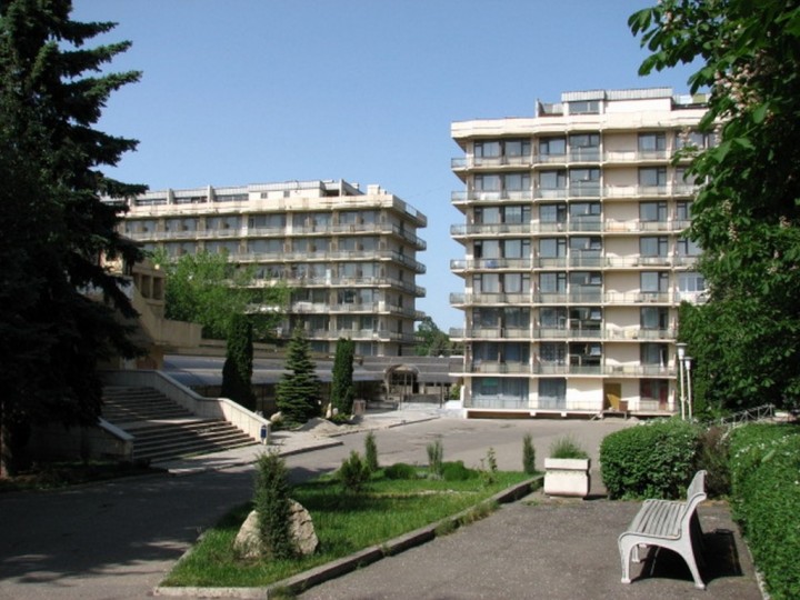 sanatorij-lesnaya-polyana-v-pyatigorske_1.jpg